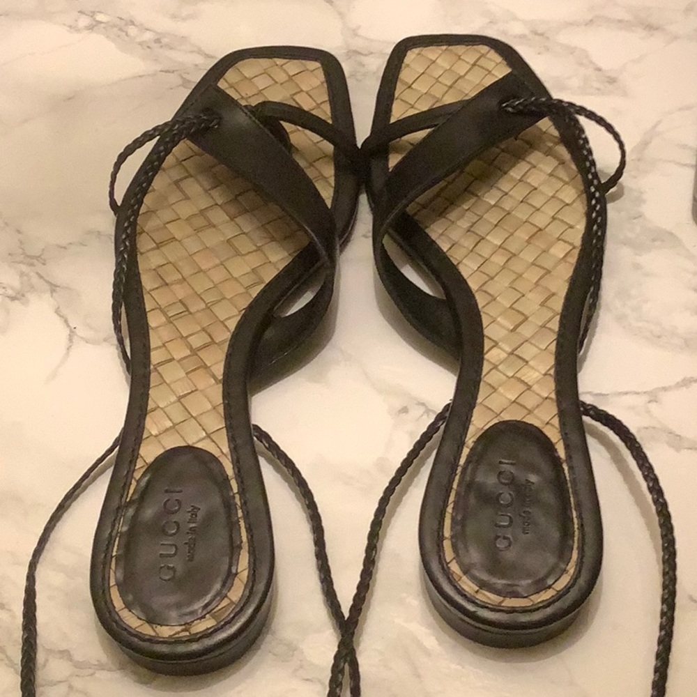EUC Gucci Leather Sandals